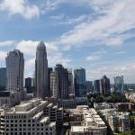 UNBELIEVABLE CITY VIEWS IN UPTOWN HIGH-RISE STUDIO