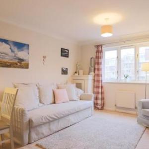 Cosy One-Bed Sleeps 4! in Fabulous Location!