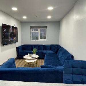 76 Bournbrook road Equipped studios near QE