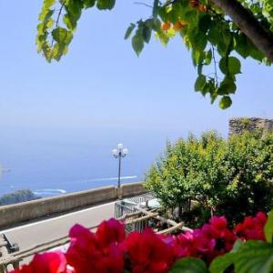 Conca dei Marini Villa Sleeps 2 Air Con