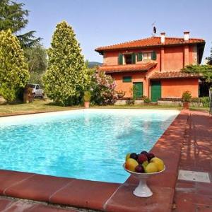 Reggello Villa Sleeps 10 Pool WiFi