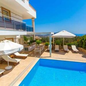 Kalkan Villa Sleeps 12 Pool Air Con WiFi