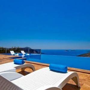 Kalkan Villa Sleeps 17 Pool Air Con WiFi