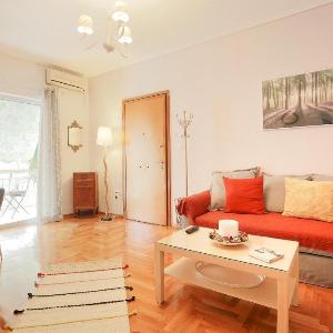 Freshly Refurbished flat in Central Koukaki