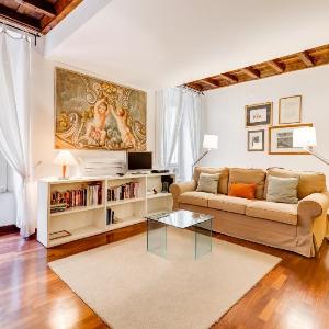 Updated Historical Apartment near Spanish Steps