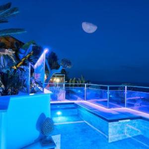 Villa Islamorada Pool and Sea View