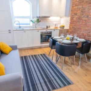 Spacious Modern Duplex close to Mcr City Centre and Old Trafford By Pillo Rooms