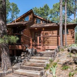 Double Shot Cabin 2 Bedrooms Sleeps 4 Deck WiFi