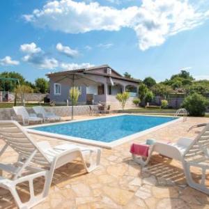 Two-Bedroom Holiday Home in Valtura