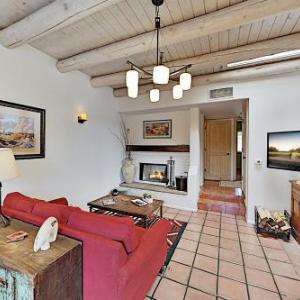 Stay Downtown! Chic Santa Barbara at Zona Rosa condo