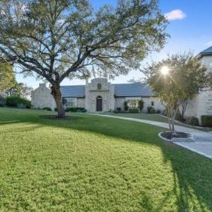 THE ARRIVE HARMONY ON LAKE AUSTIN estate