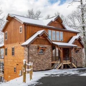 Iron Mountain Lodge cabin