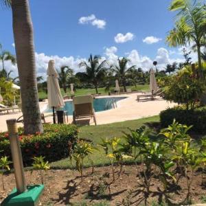 Beautiful One Bedroom unit with pool and Beach club in a Golf Project