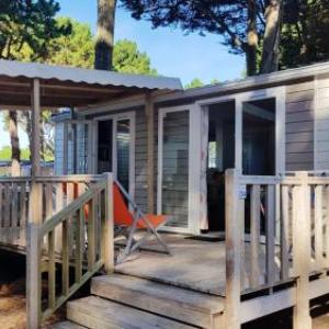 Property with 2 bedrooms in Quiberon with wonderful sea view shared pool and furnished garden