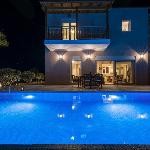 Villa Koutalas - Majestic Sunsets over the Pool