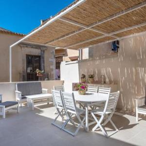 diocese of Siracusa Apartment Sleeps 3 with Air Con and WiFi