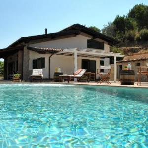 Itri Villa Sleeps 8 with Pool Air Con and WiFi