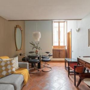 iFlat Pantheon Historic Two-Story Apartment