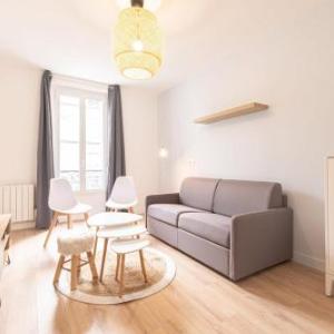 Luminous and design appt close to PARIS