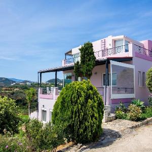 Villa with Panoramic View & Swimming Pool