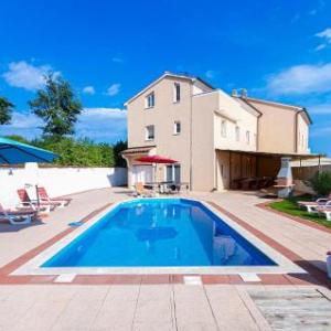 Amazing home in Cere w/ Outdoor swimming pool Outdoor swimming pool and 8 Bedrooms