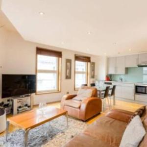 Luxury Flat w Panoramic View of Piccadilly Circus