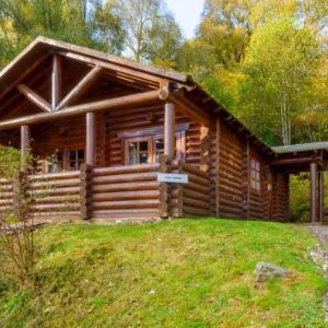 Chalet Gingerbread Cabin