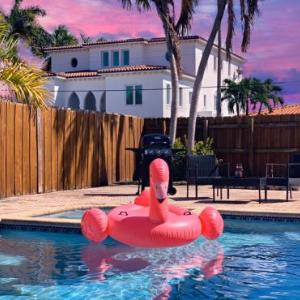 -EXCLUSIVE BLUE HOUSE by Stay Sol