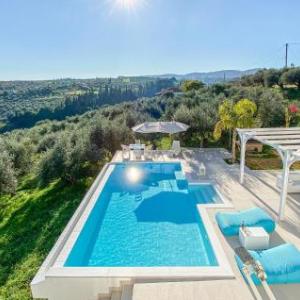 Awesome home in Koroni w/ Outdoor swimming pool and 3 Bedrooms