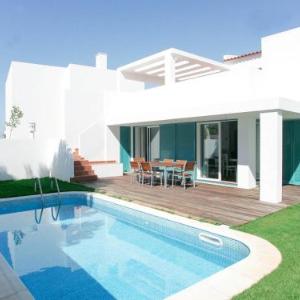 Amoreira Town House Sleeps 6 with Pool and Air Con