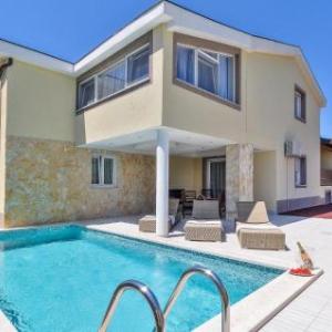 Amazing home in Kastel w/ Outdoor swimming pool WiFi and 4 Bedrooms