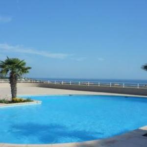 2 CHAMBRES PKG LARGE TERRASSE PISCINE VUE PANORAMIQUE MER