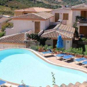 Tanaunella Apartment Sleeps 6 with Pool Air Con and WiFi