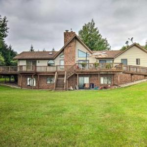 Large Family Home with Deck and Yard on Lake Huron