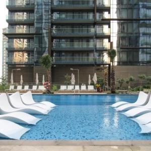 Frank Porter - Marina Gate 2