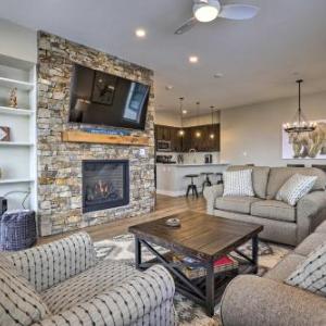 Newly Built Ski Condo with Hot Tub and Shuttle Access!