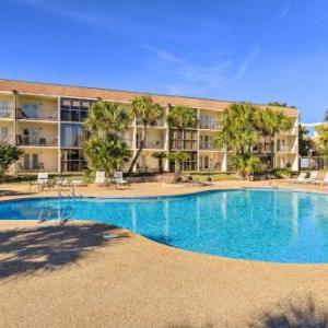 Ground-Floor Condo Walk to Beach and Casino!