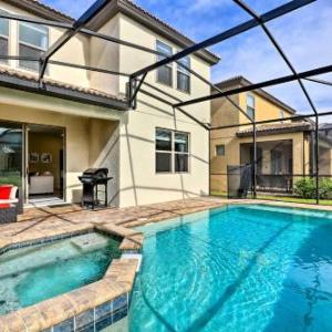 Luxe Modern Villa with Heated Pool 12Mi to Disney!