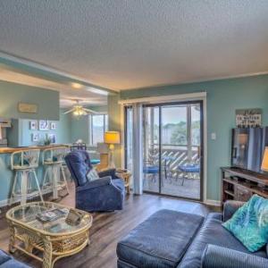 Sunny Seaside Condo Patio Pool and Proximity!