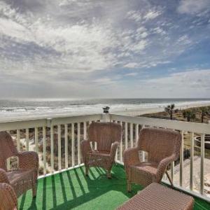 Seaside Condo with Pool and Views - Walk to Beach!