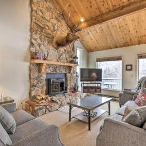 Year-Round Mountain Getaway with Hot Tub Golf Access