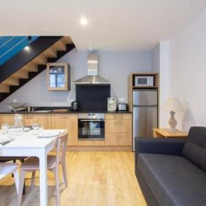Duplex rénové 2 chambres avec wifi cuisine équipée et local ski en centre-ville de Cauterets - FR-1-401-179