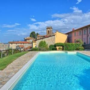 Gualdo Apartment Sleeps 7 with Pool and WiFi