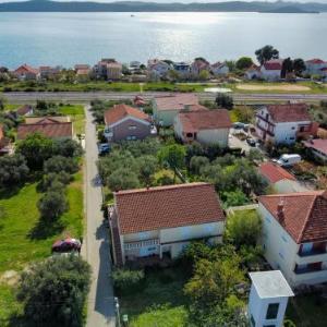 Apartments with a parking space Bibinje Zadar - 18090