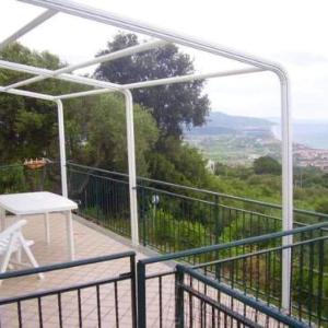 House with one bedroom in Casal Velino with wonderful sea view and enclosed garden 6 km from the beach