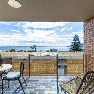 The Crest 7 6-8 Tomaree RD Stunning unit with Spectacular Water Views