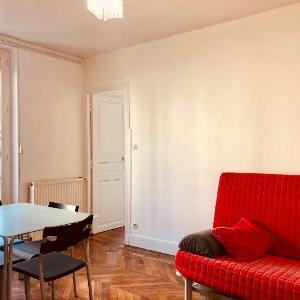 Two rooms flat in Paris next to public transports