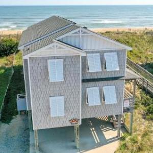 T.L. Sea - KDH MP 6 Oceanfront Ocean view Rec Room Spacious Decks Private Walk to Beach