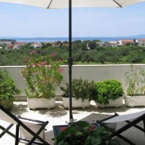 Nice apartment in Banjol w/ 2 Bedrooms