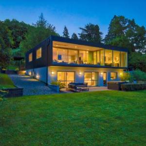 Waters Edge by Sotheby's Luxury Rental Homes